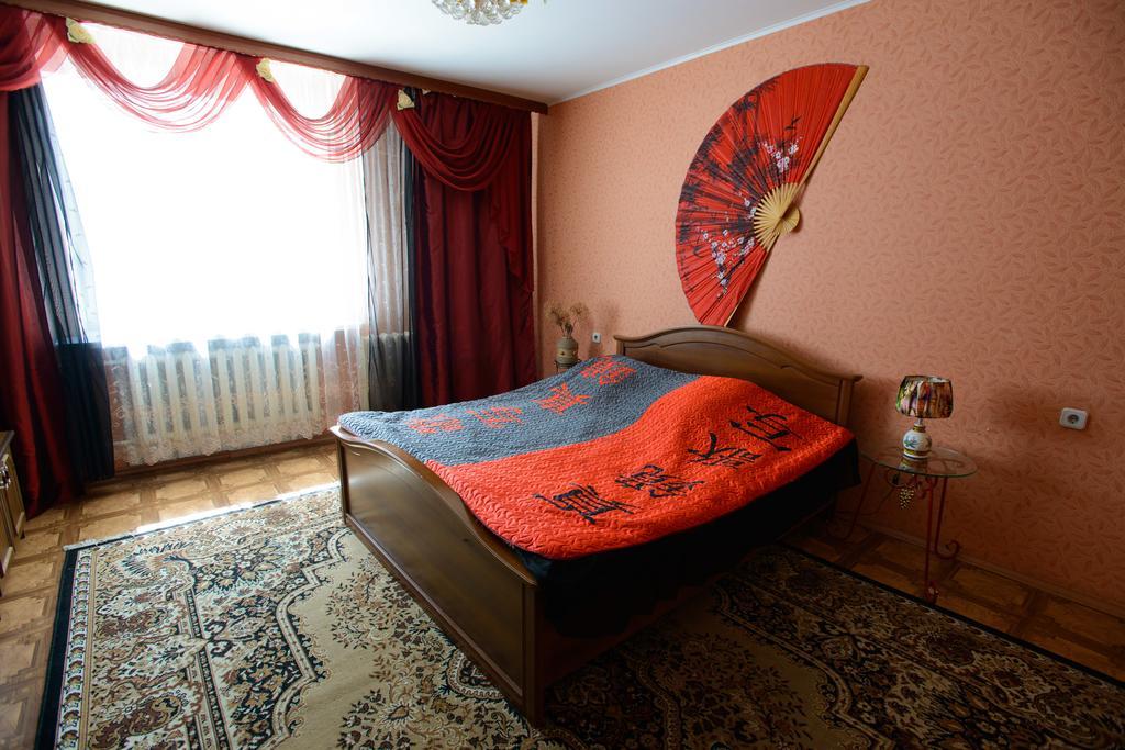 Apartment Krasnoarmeyskaya 100 บริย์อันสค์ ภายนอก รูปภาพ